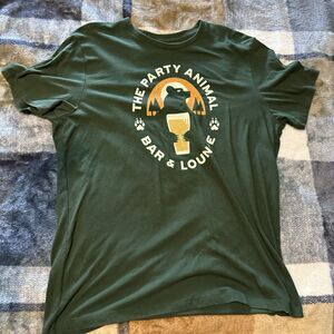 Old Navy Men’s Large hunter green t shirt Party Animal tee Bar Lounge